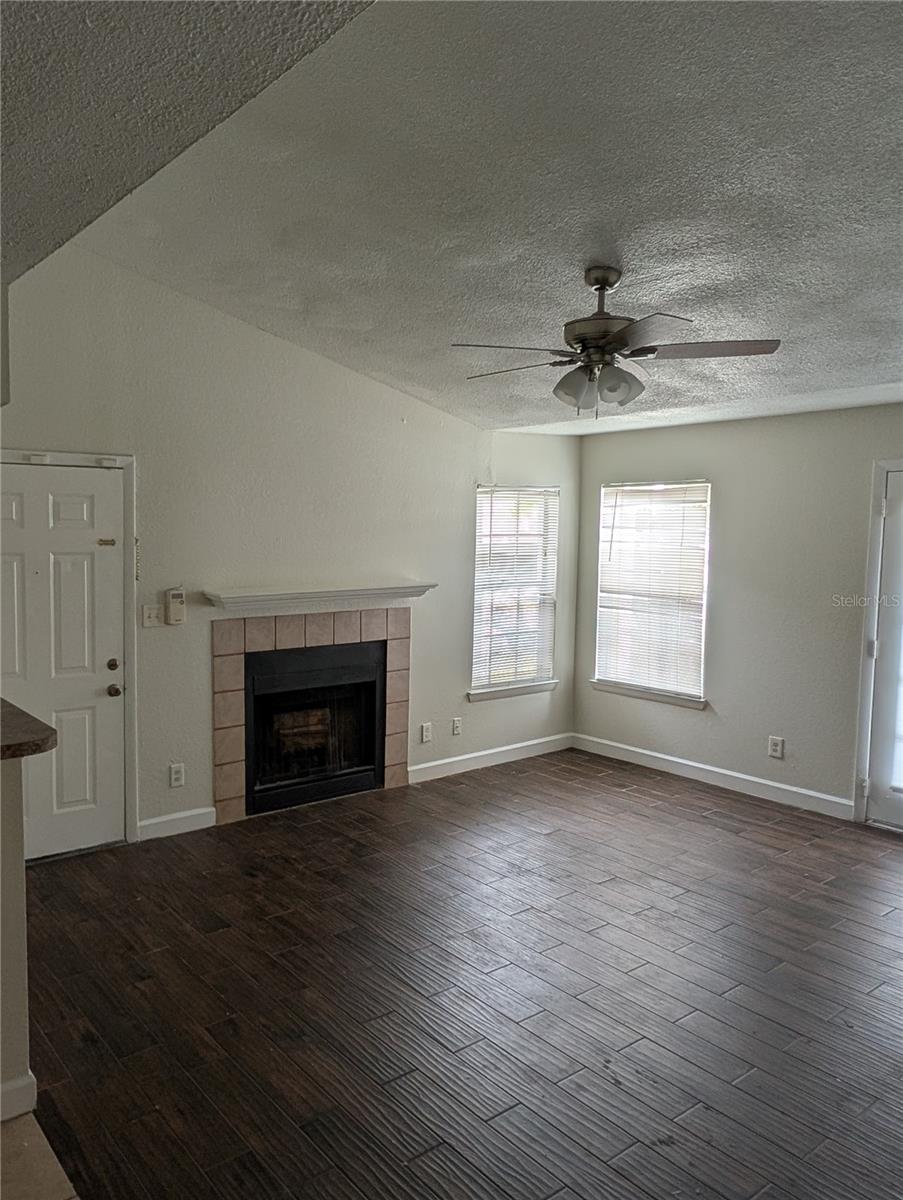 Image 2 of 17 For 4367 Thornbriar Lane P208