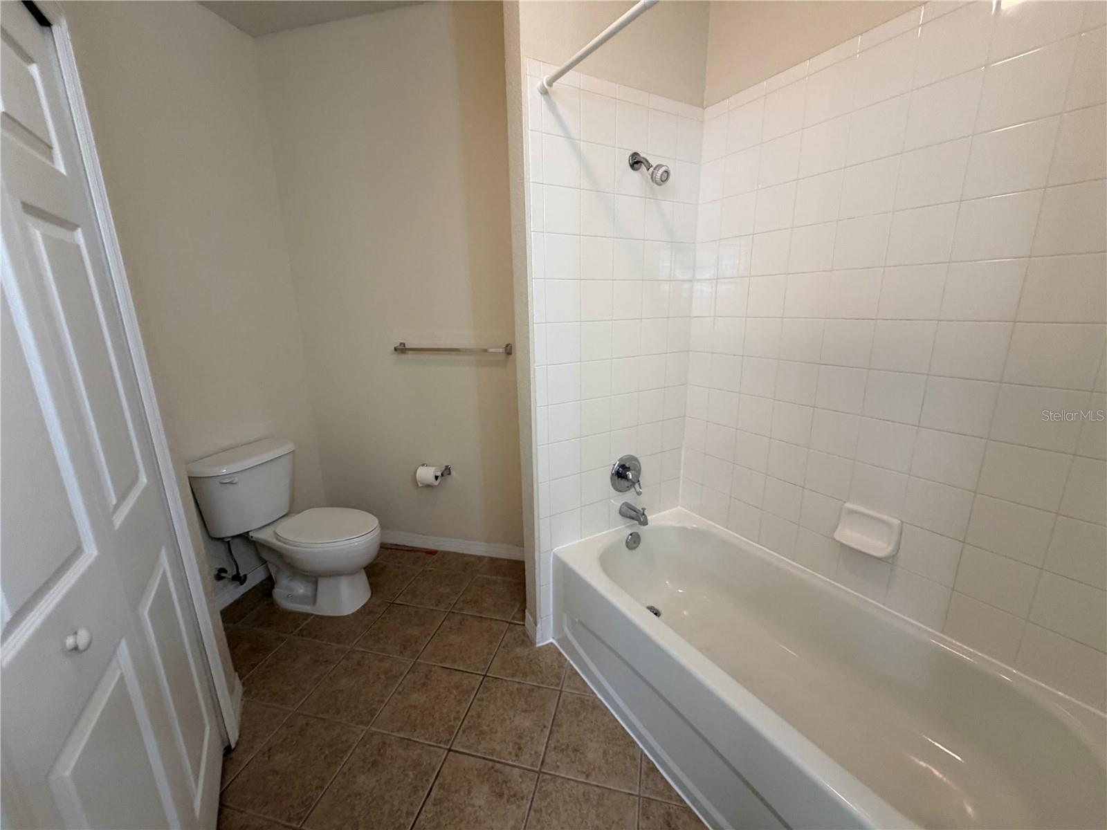 Image 12 of 19 For 8137 Claire Ann Drive 207