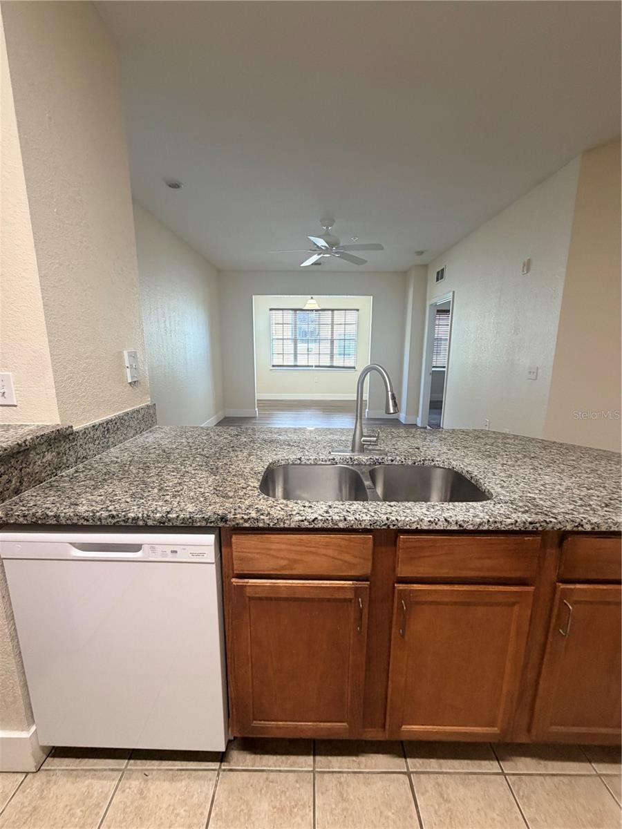 Image 5 of 19 For 8137 Claire Ann Drive 207