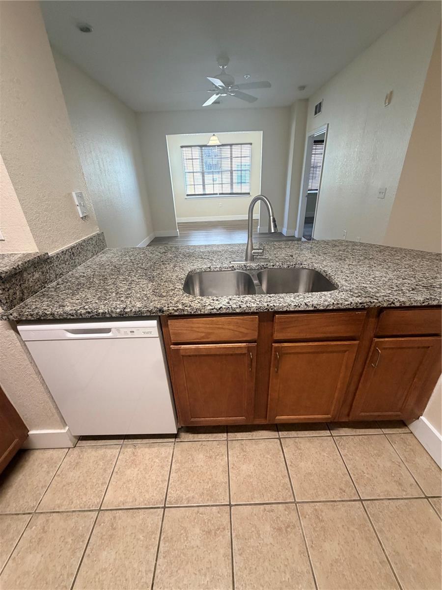 Image 7 of 19 For 8137 Claire Ann Drive 207