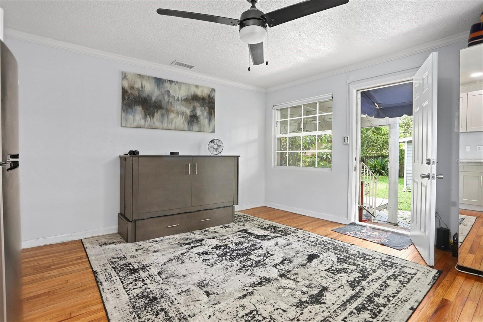 Image 2 of 8 For 322 Kaley Street B