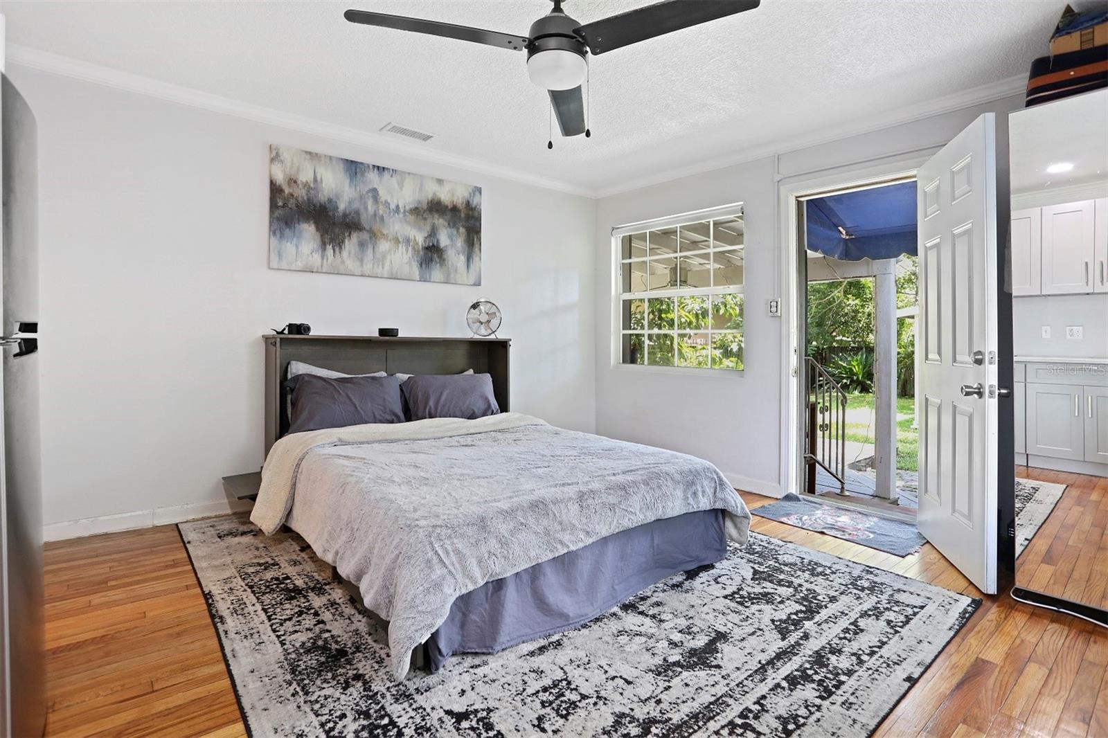 Image 3 of 8 For 322 Kaley Street B