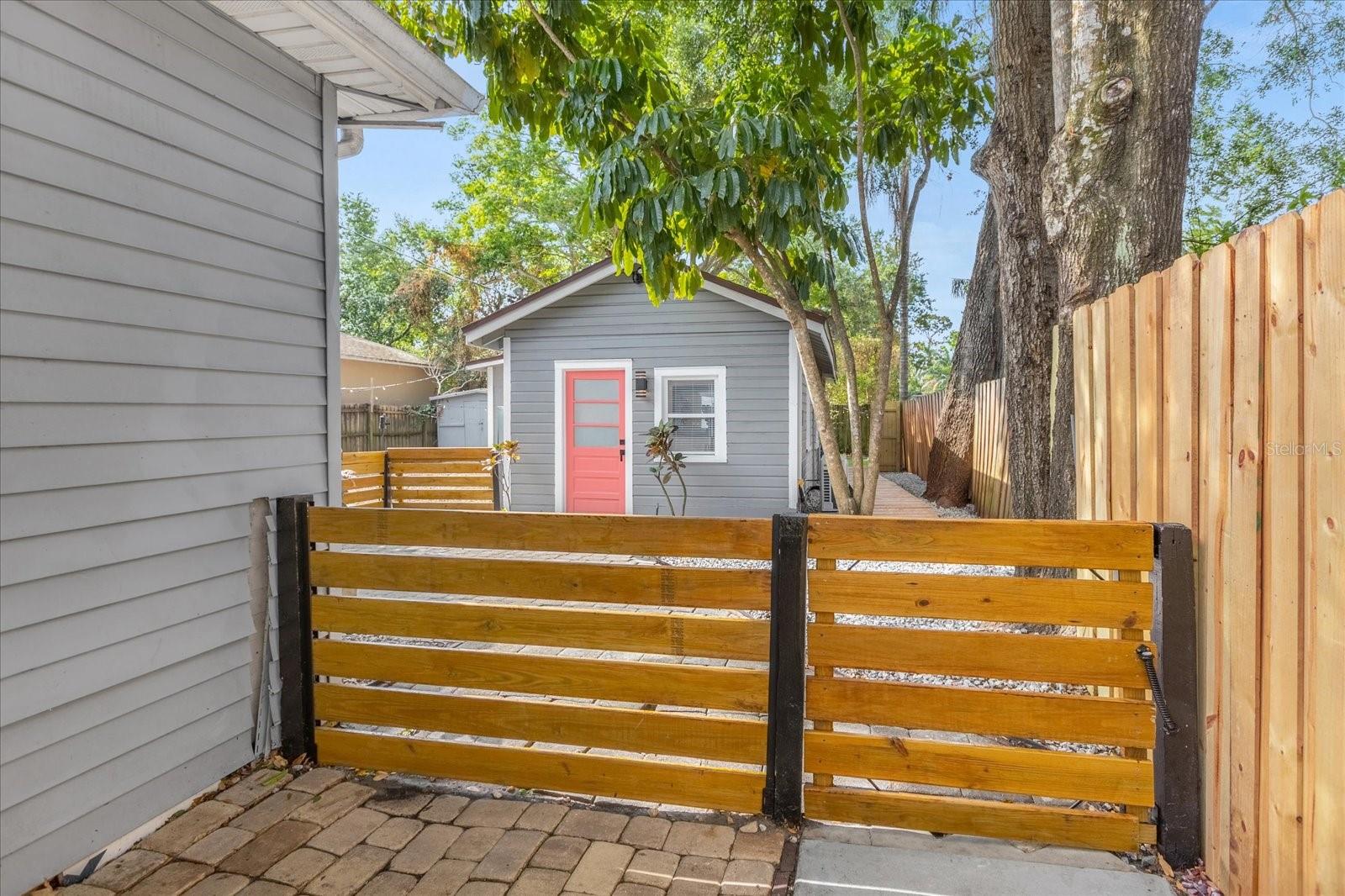 Image 7 of 8 For 322 Kaley Street B