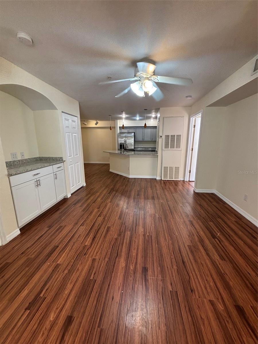 Image 11 of 25 For 831 Camargo Way 205