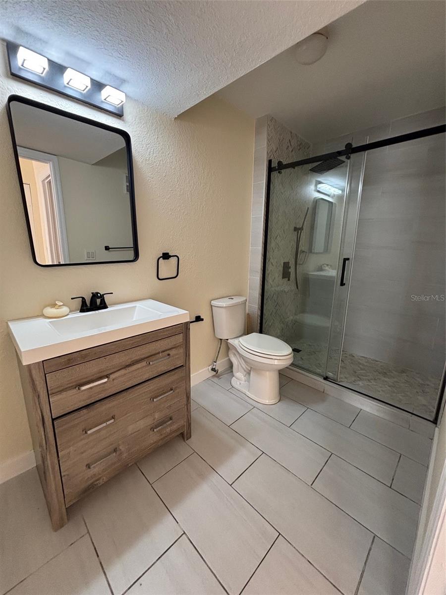 Image 18 of 25 For 831 Camargo Way 205