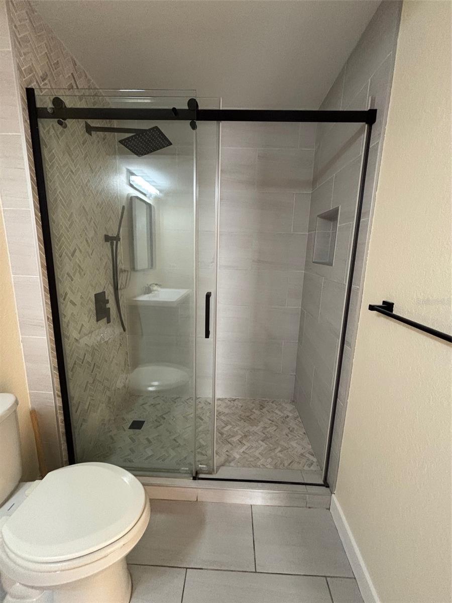 Image 20 of 25 For 831 Camargo Way 205