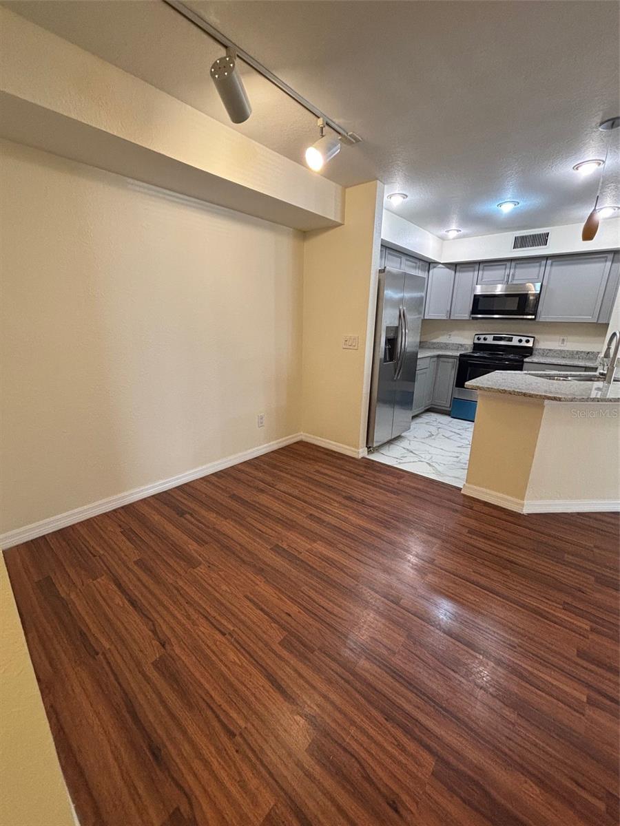 Image 9 of 25 For 831 Camargo Way 205