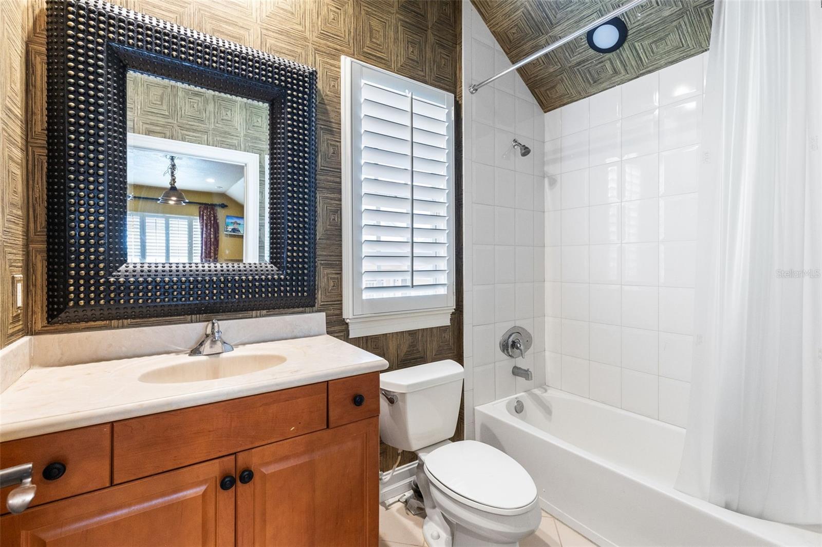 Image 29 of 53 For 3884 Lower Park Road