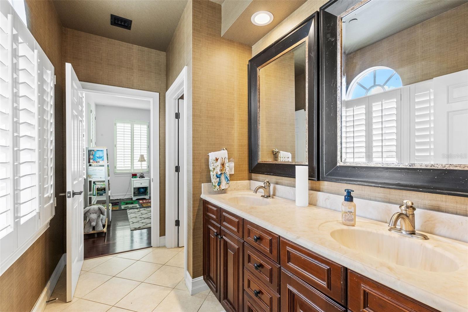 Image 36 of 53 For 3884 Lower Park Road