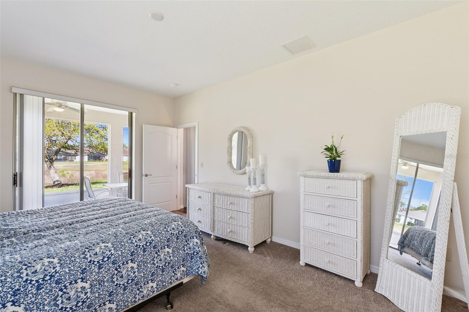 Image 18 of 66 For 26645 Manassas Drive