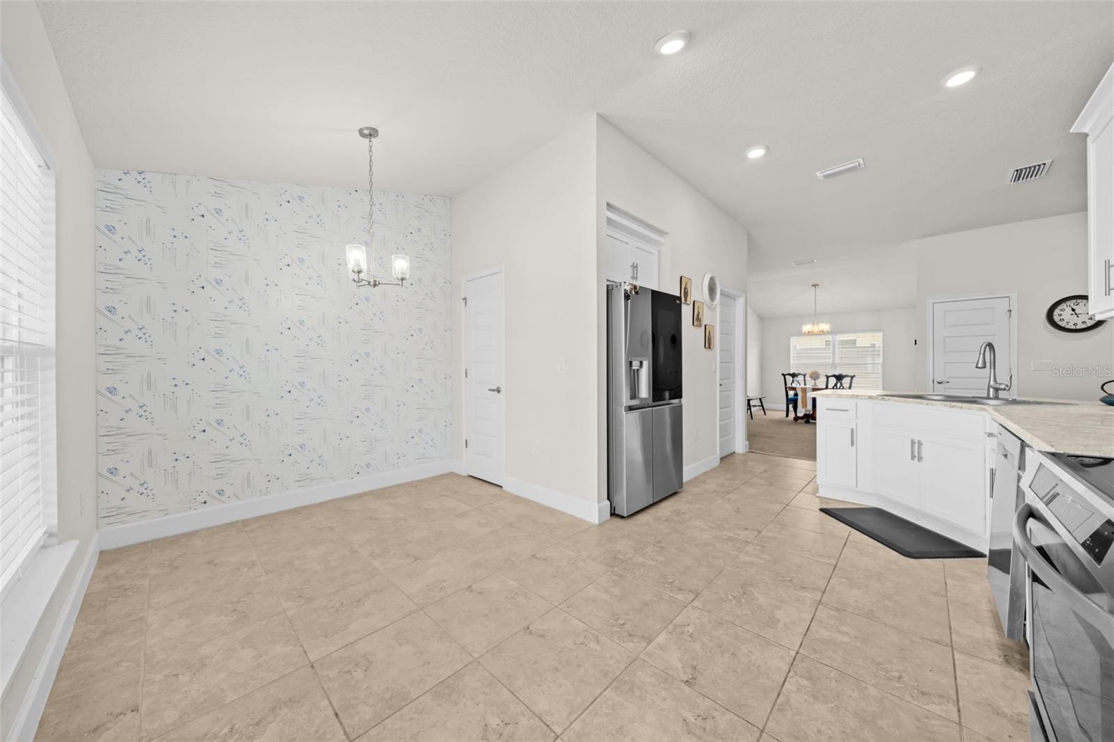 Image 10 of 45 For 695 Lantana Street