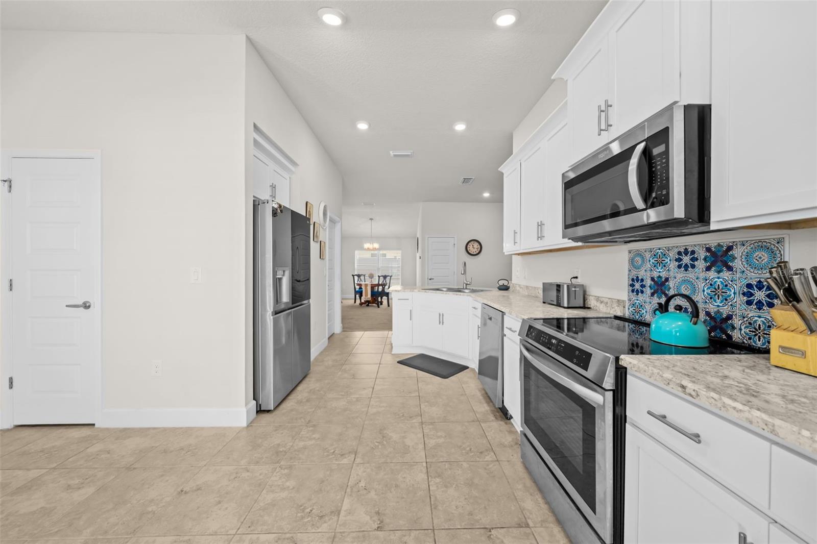 Image 11 of 45 For 695 Lantana Street