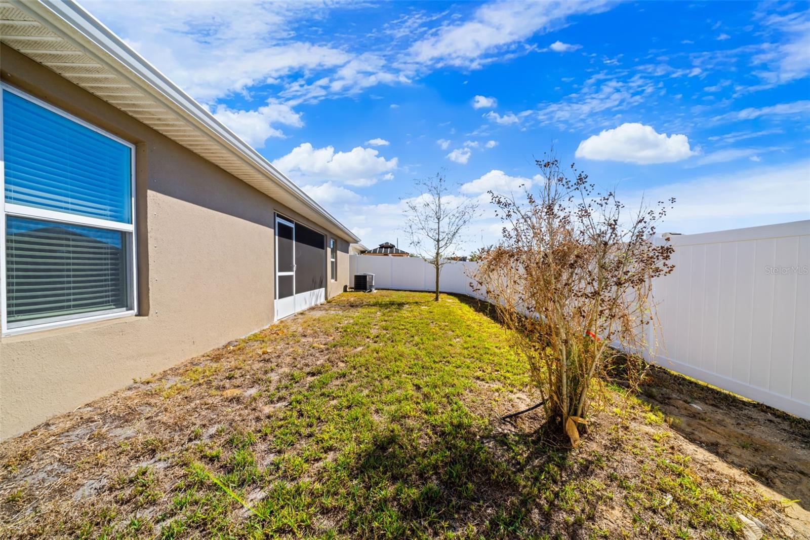 Image 33 of 45 For 695 Lantana Street