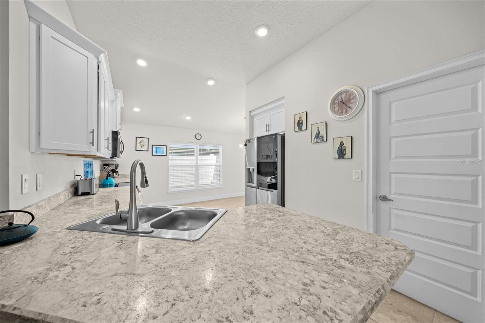 Image 9 of 45 For 695 Lantana Street