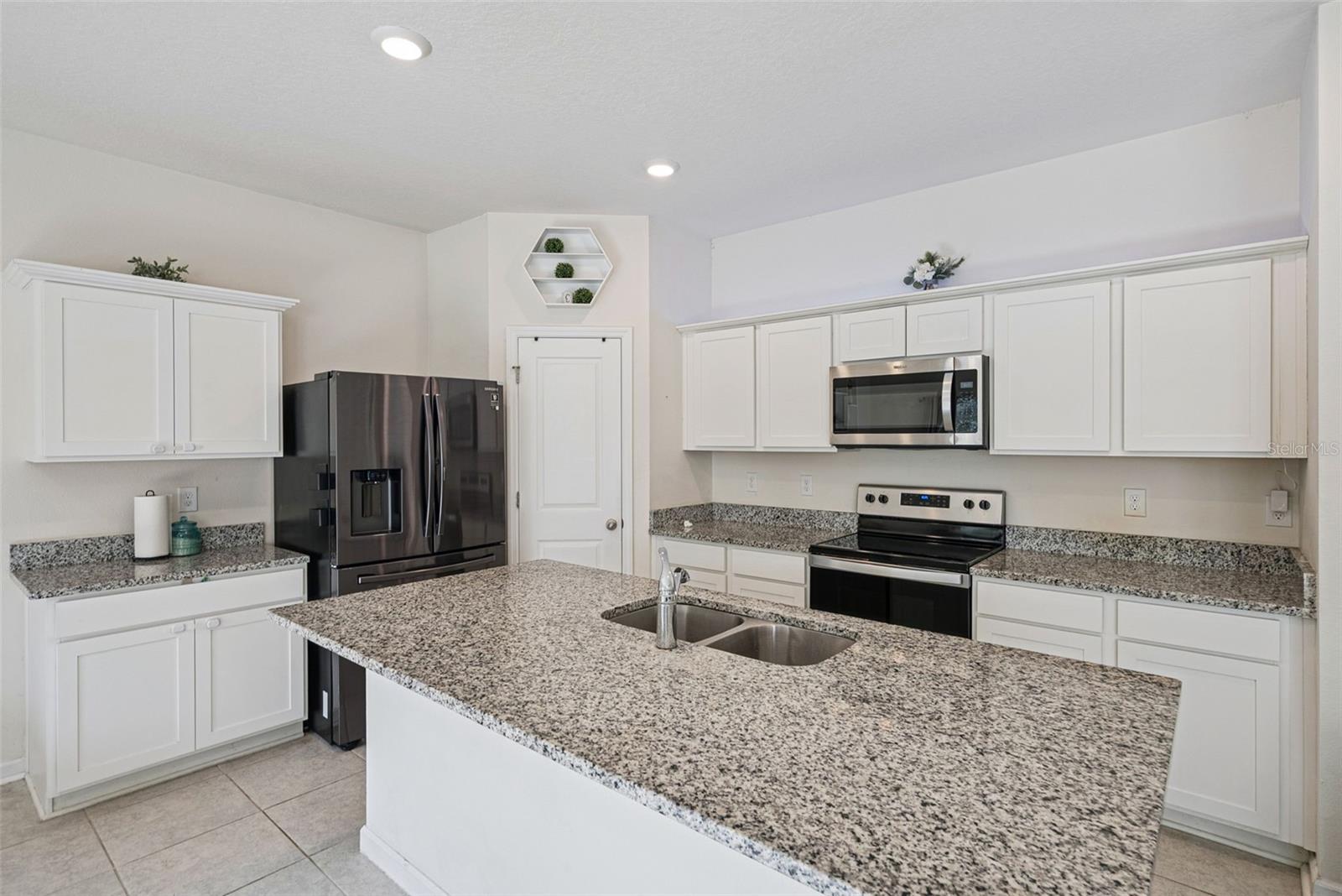 Image 10 of 42 For 2044 Cades Cove Way