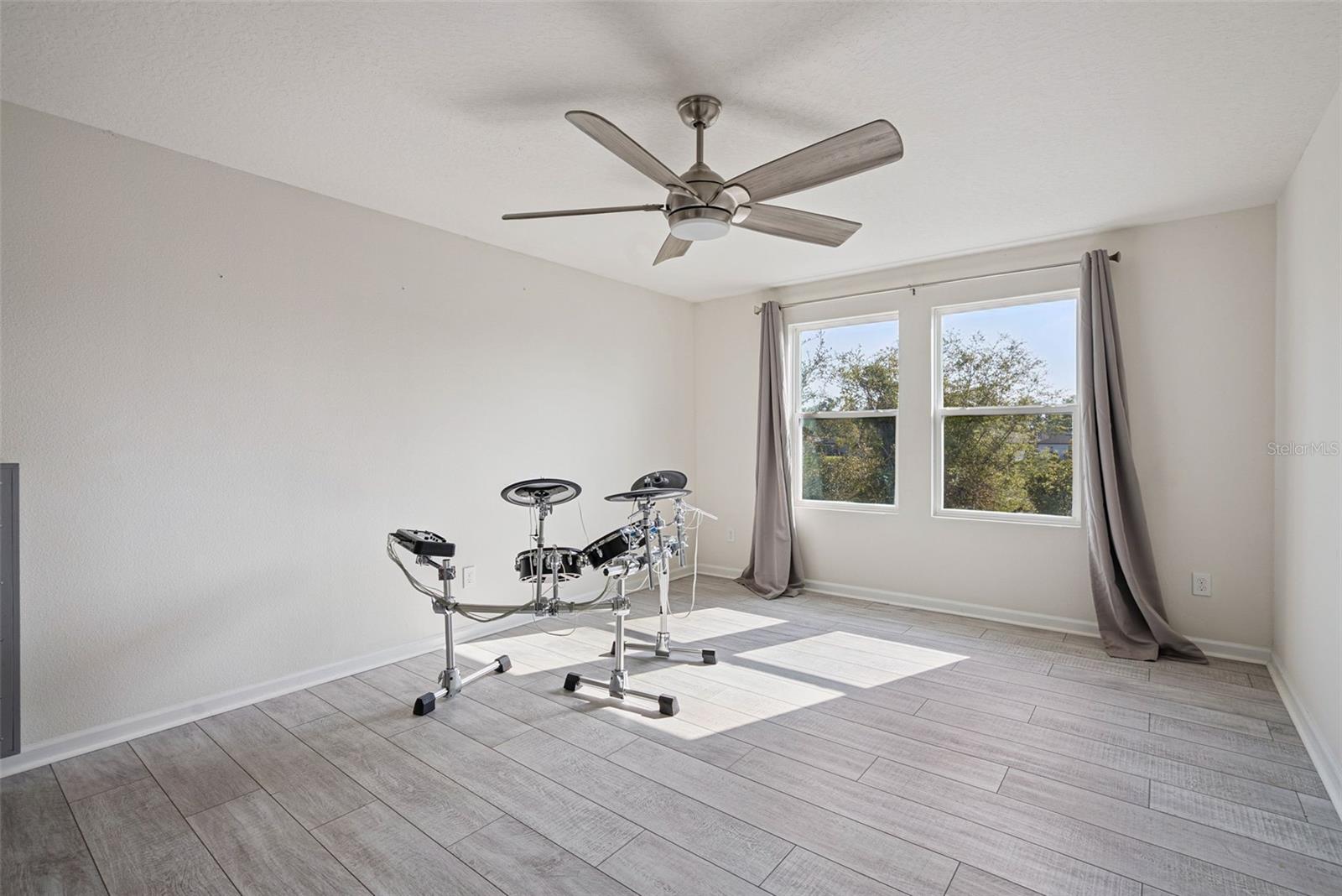 Image 24 of 42 For 2044 Cades Cove Way