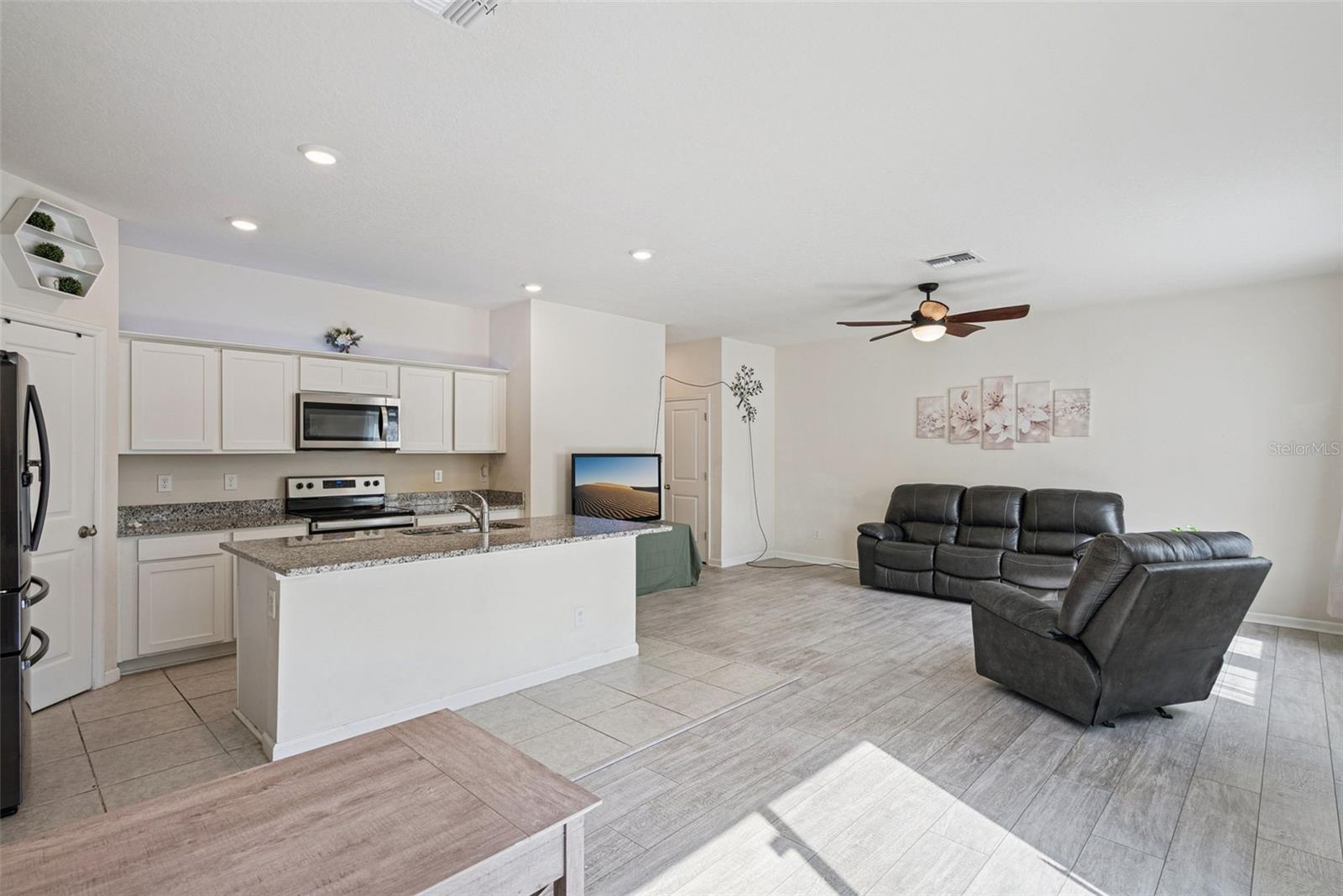 Image 6 of 42 For 2044 Cades Cove Way