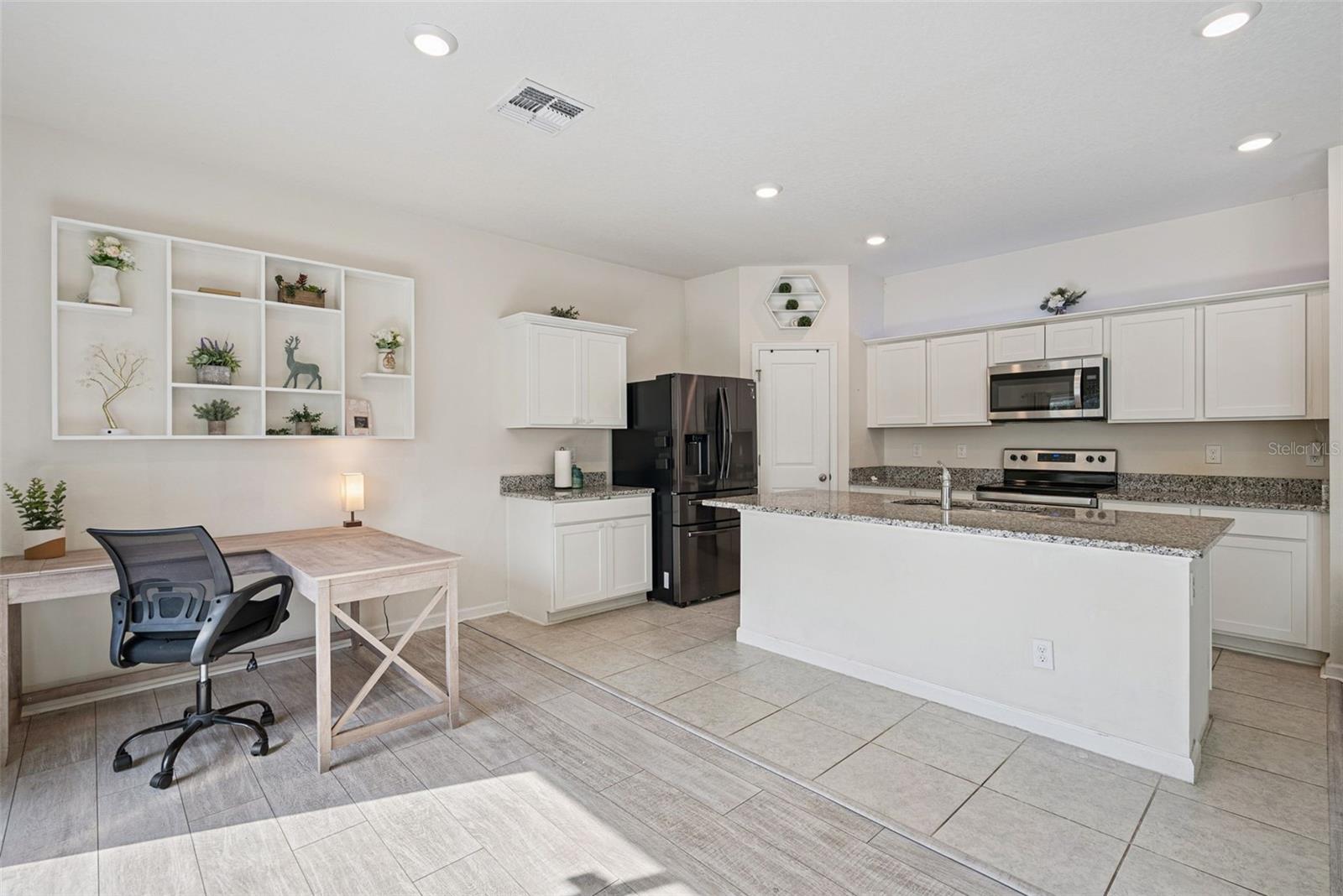 Image 7 of 42 For 2044 Cades Cove Way