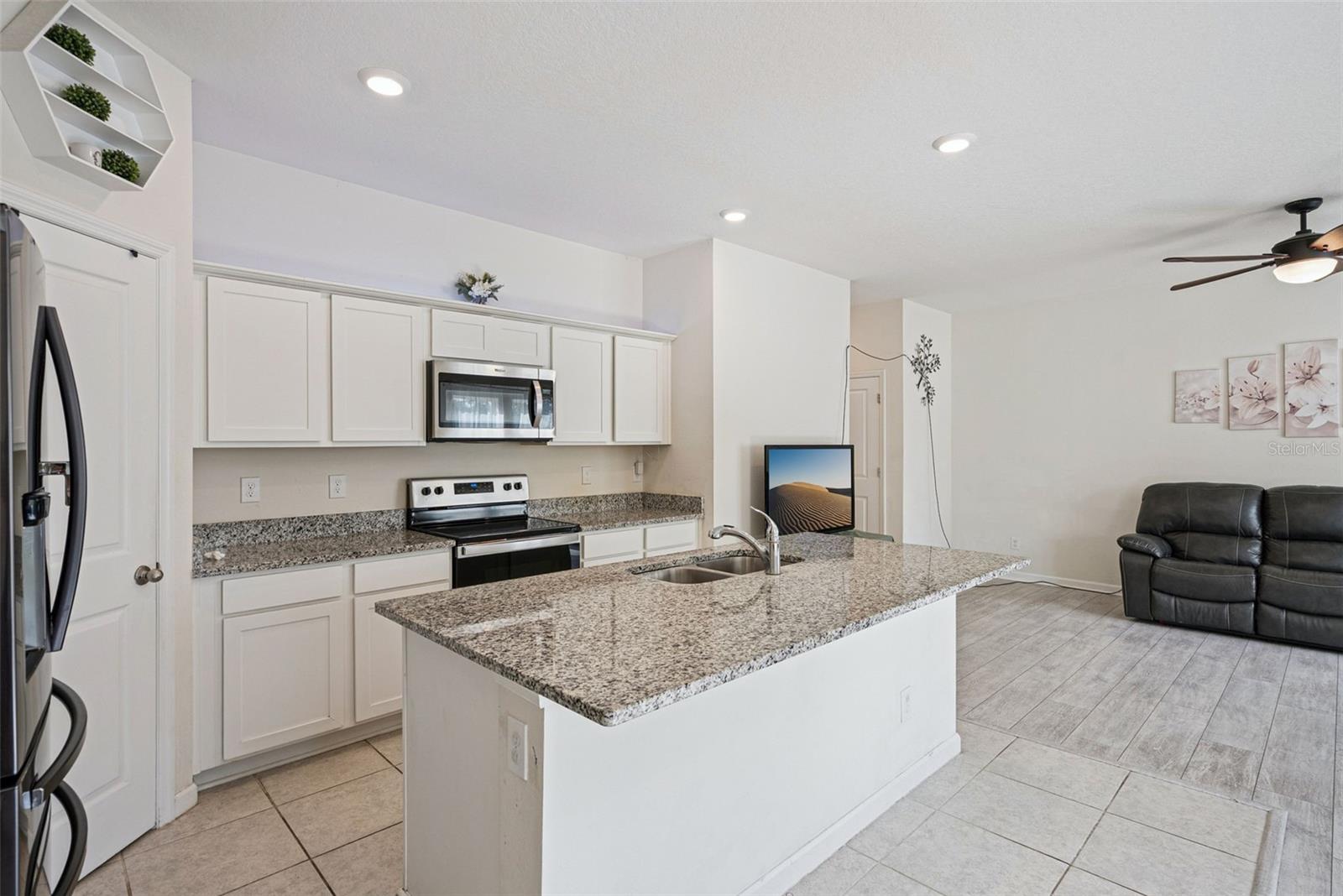 Image 9 of 42 For 2044 Cades Cove Way