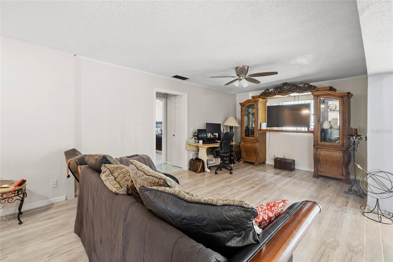 Image 10 of 30 For 7033 Tallowtree Lane