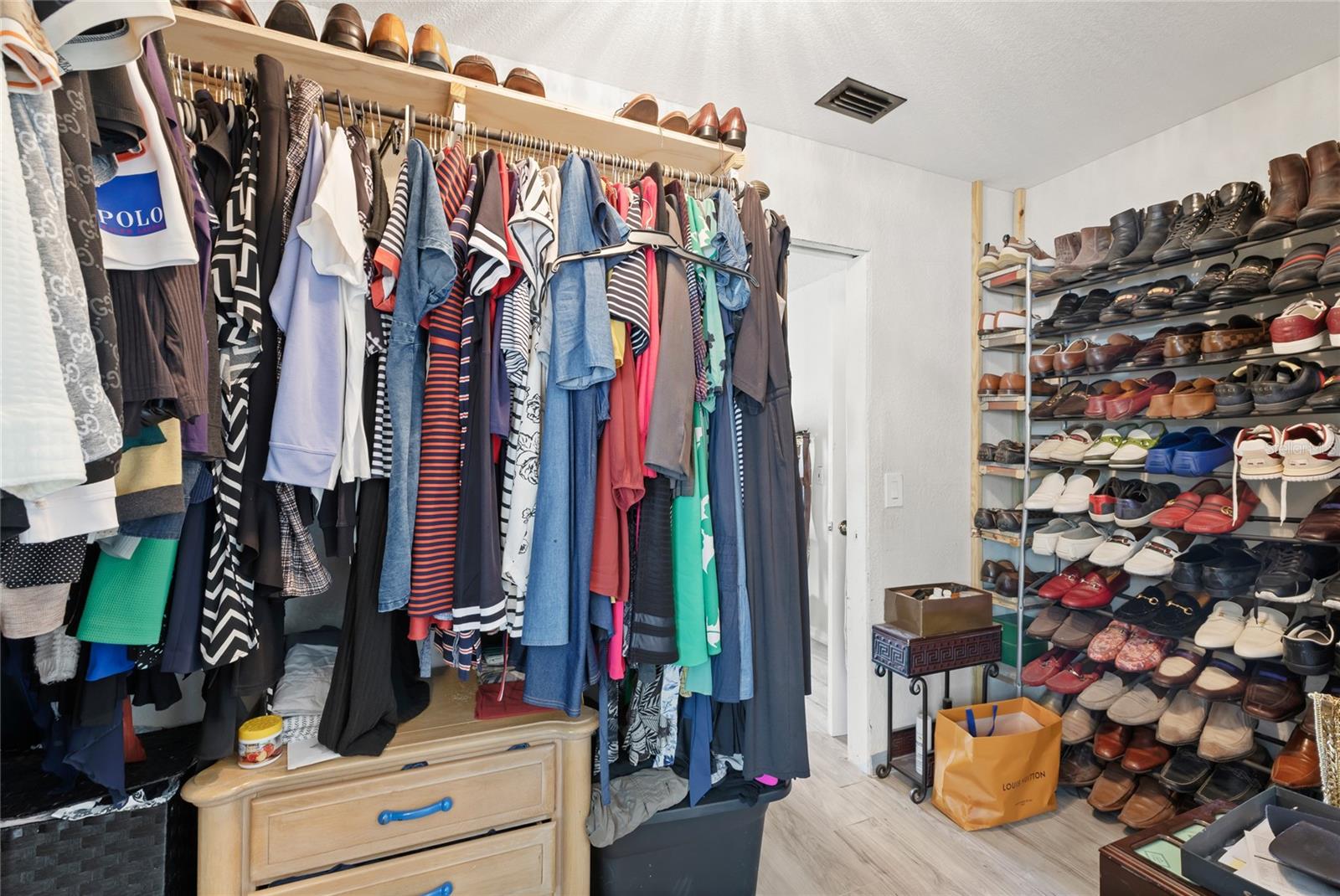 Image 17 of 30 For 7033 Tallowtree Lane