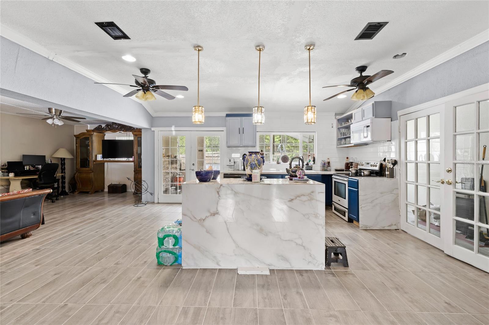 Image 6 of 30 For 7033 Tallowtree Lane