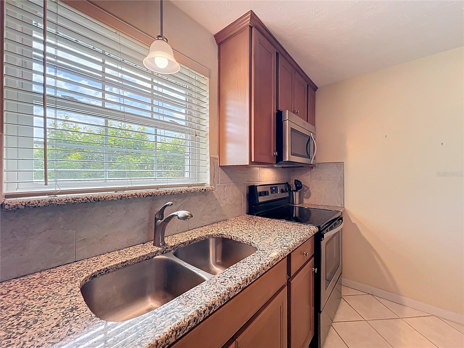 Image 11 of 24 For 4262 Lake Underhill Road 9c7