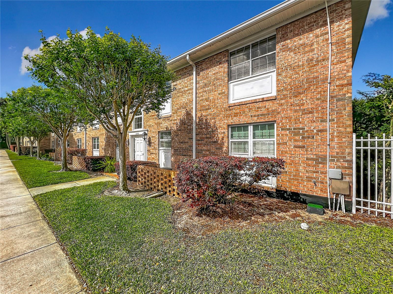 Image 2 of 24 For 4262 Lake Underhill Road 9c7