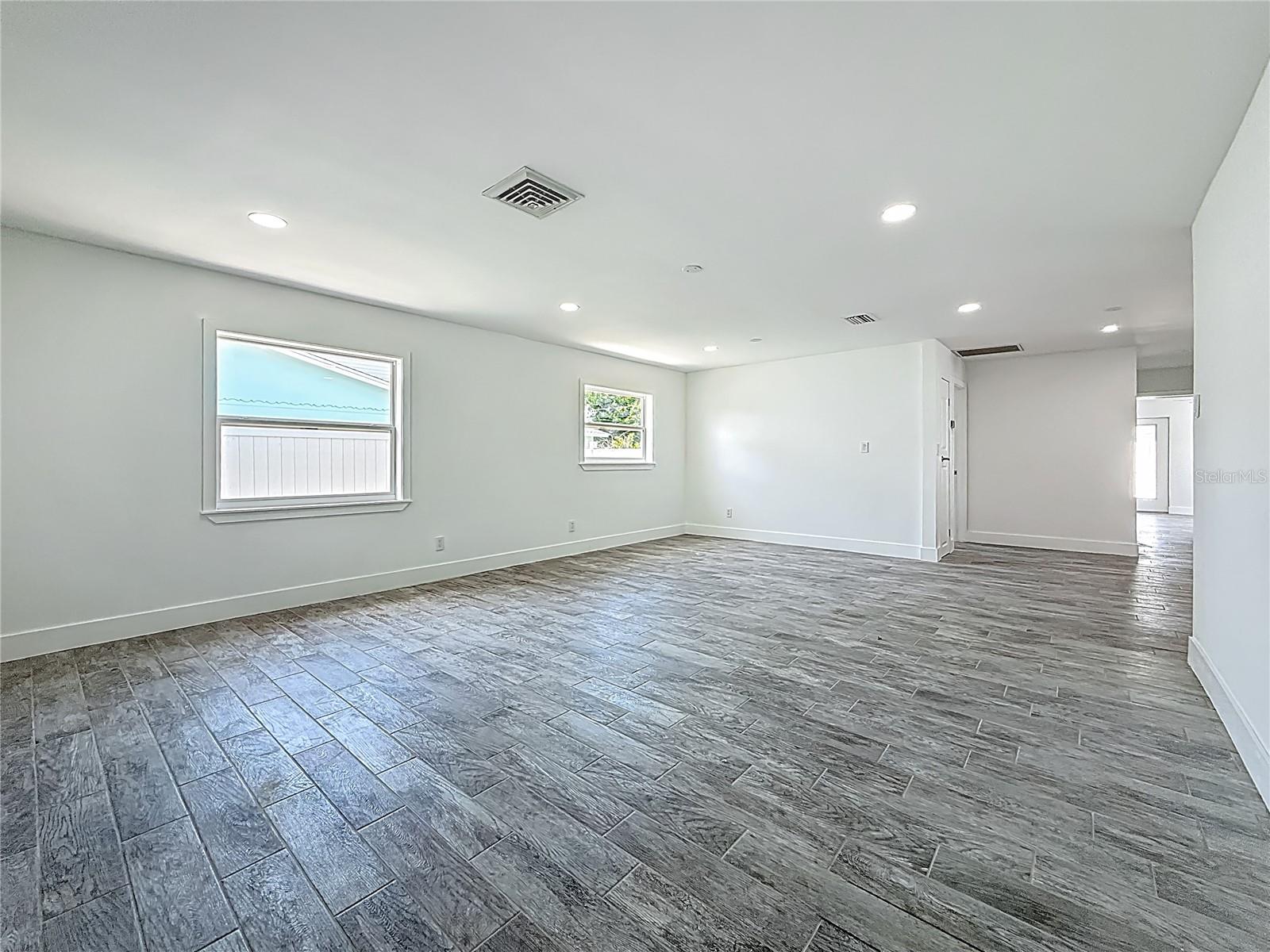 Image 12 of 41 For 3768 Arkansas Avenue Ne