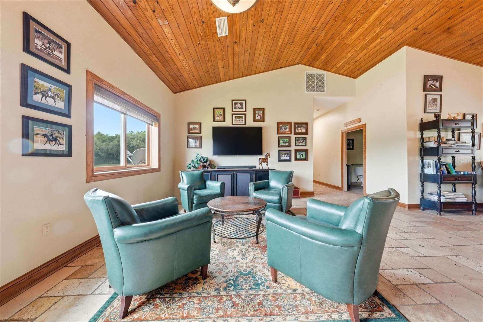 Image 7 of 67 For 2020 Haas Road