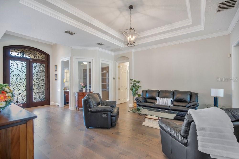 Image 11 of 55 For 328 Mapleview Court