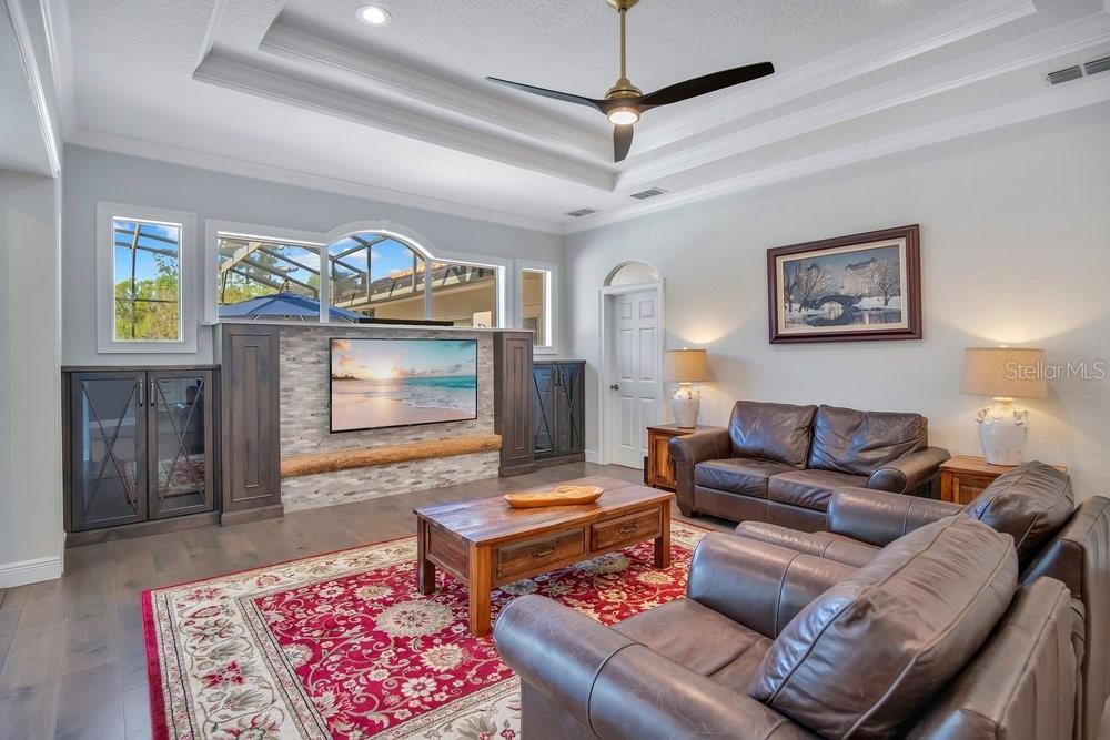 Image 13 of 55 For 328 Mapleview Court