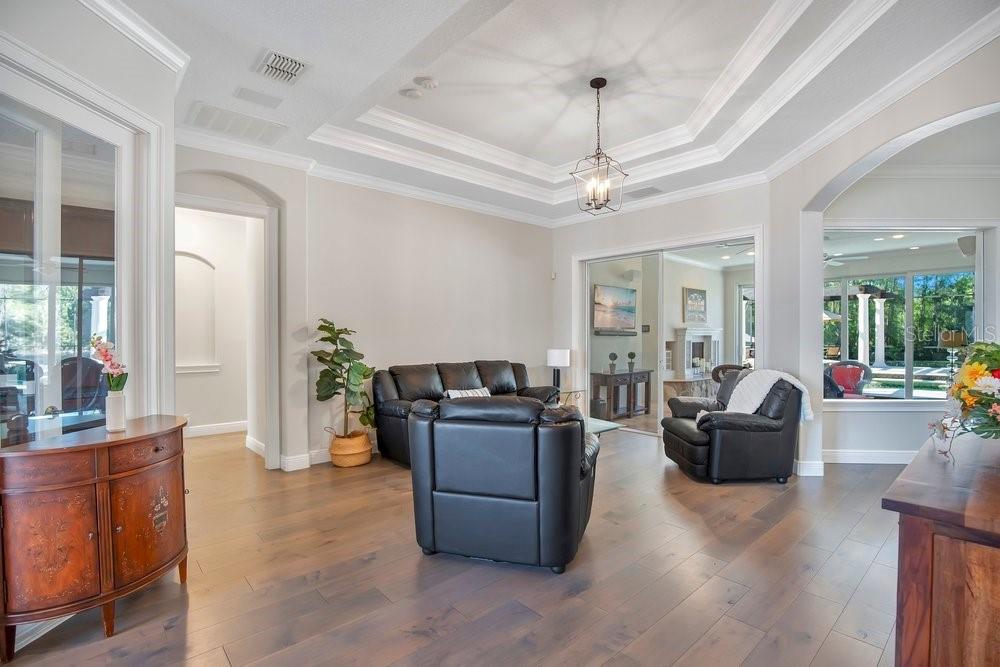 Image 6 of 55 For 328 Mapleview Court