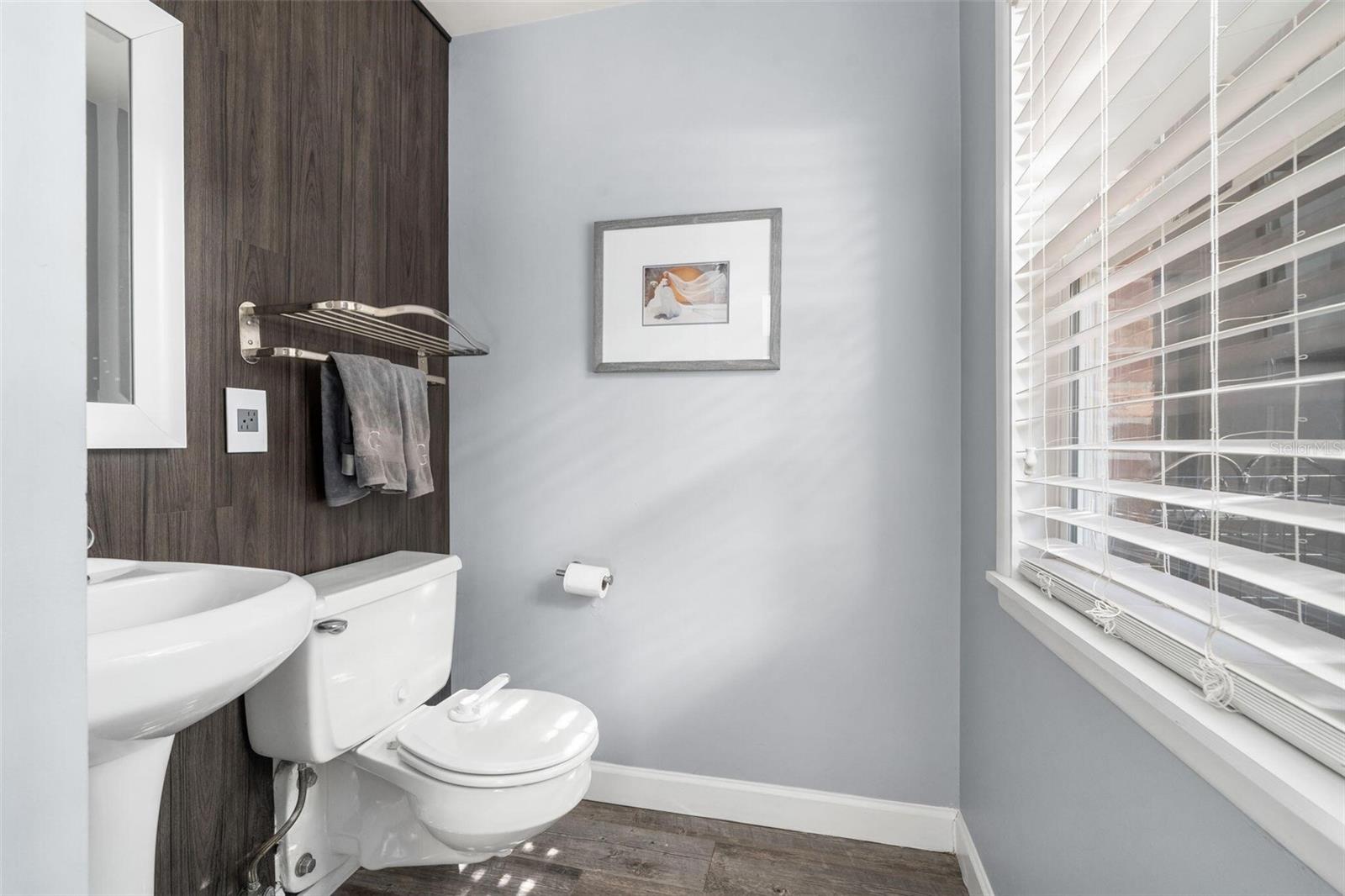 Image 15 of 52 For 4551 1st Avenue