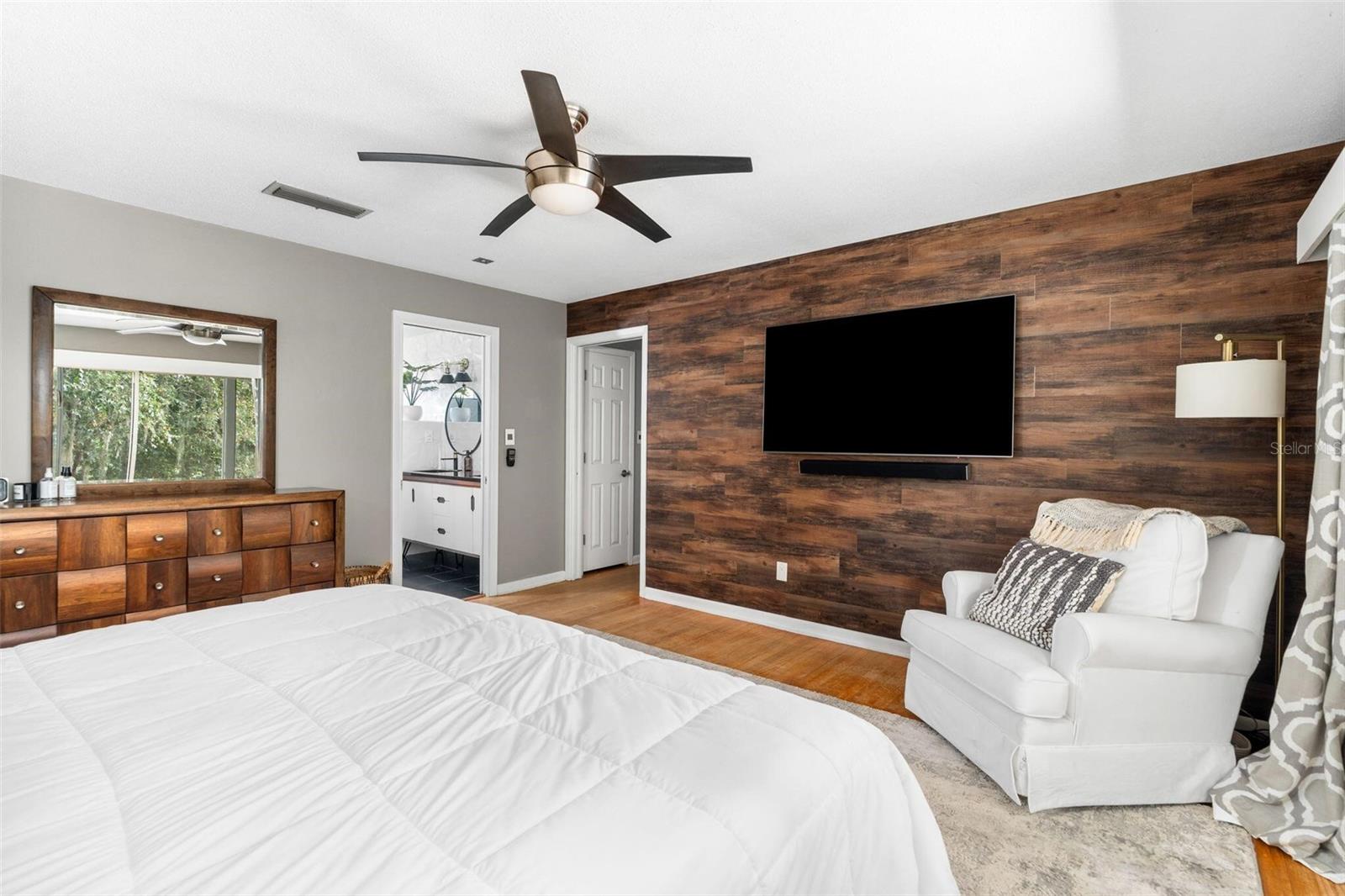 Image 19 of 52 For 4551 1st Avenue