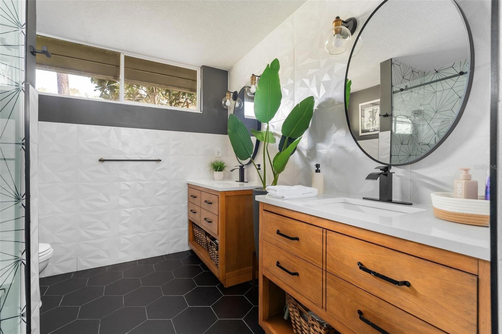 Image 27 of 52 For 4551 1st Avenue