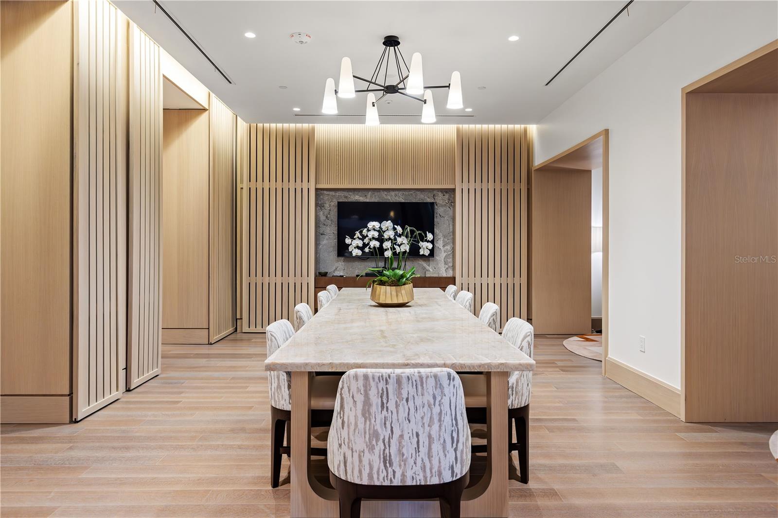 Image 17 of 45 For 10160 Autumn Mist Lane 800