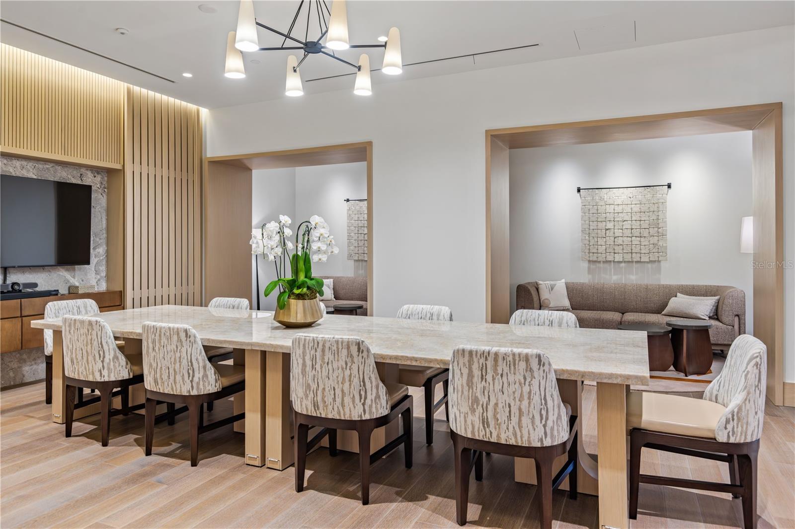 Image 18 of 45 For 10160 Autumn Mist Lane 800