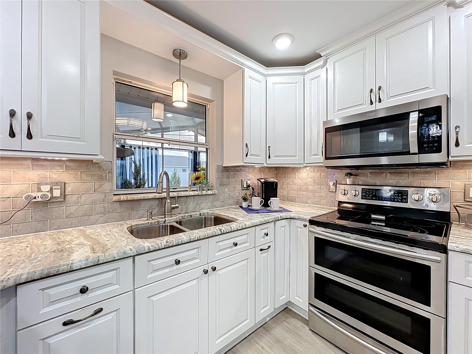 Image 15 of 59 For 737 Hardwick Court