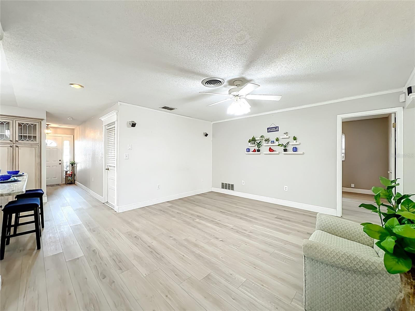 Image 19 of 59 For 737 Hardwick Court