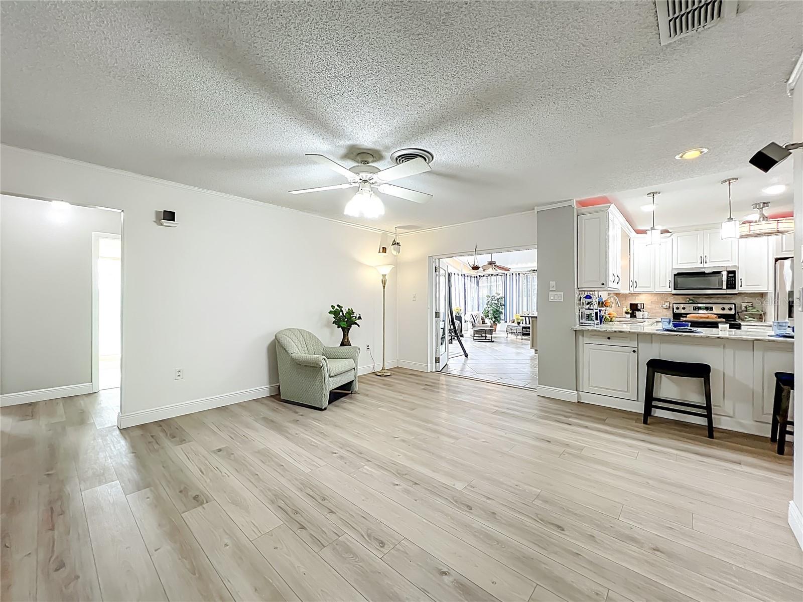 Image 22 of 59 For 737 Hardwick Court