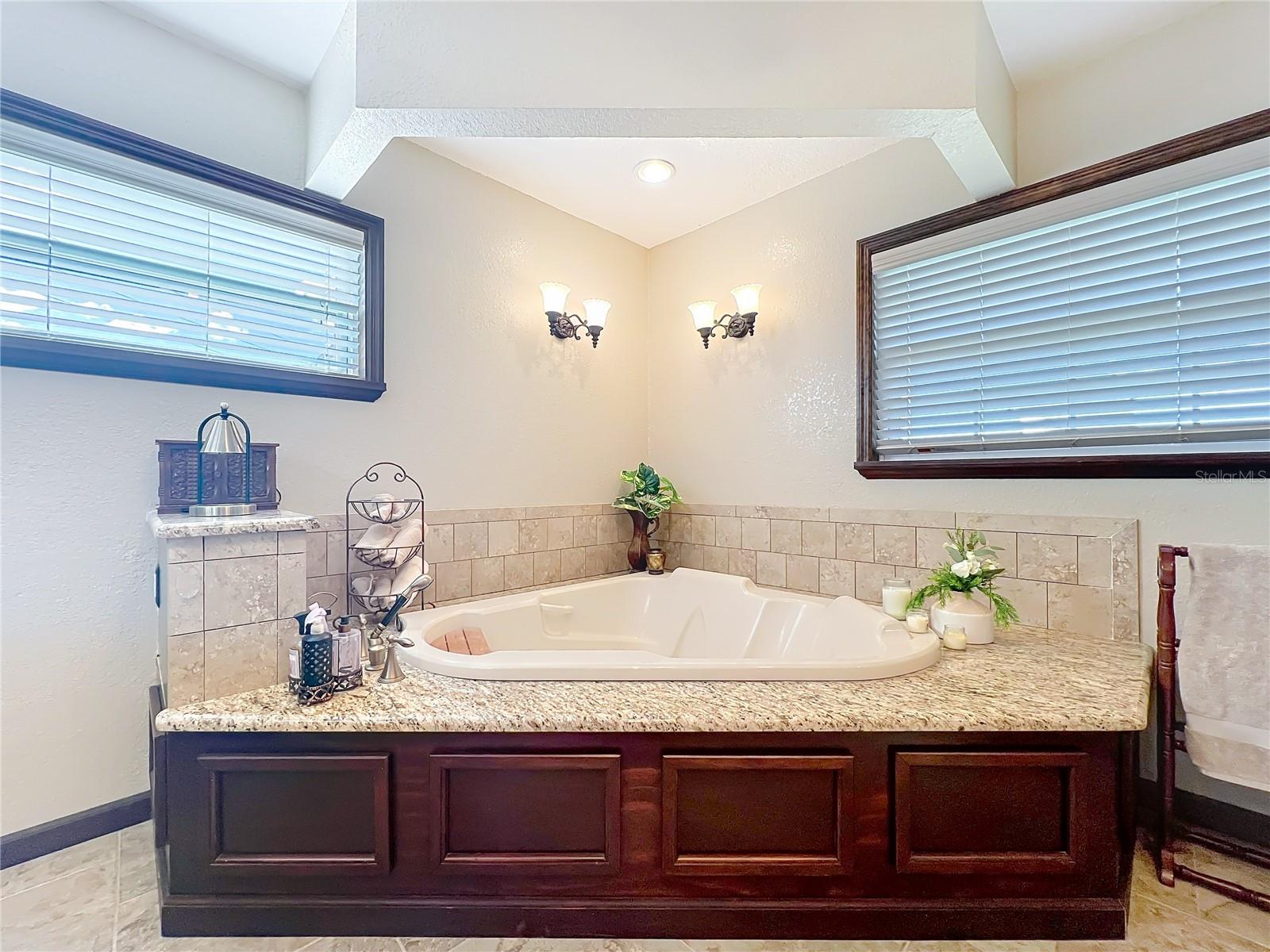 Image 36 of 59 For 737 Hardwick Court