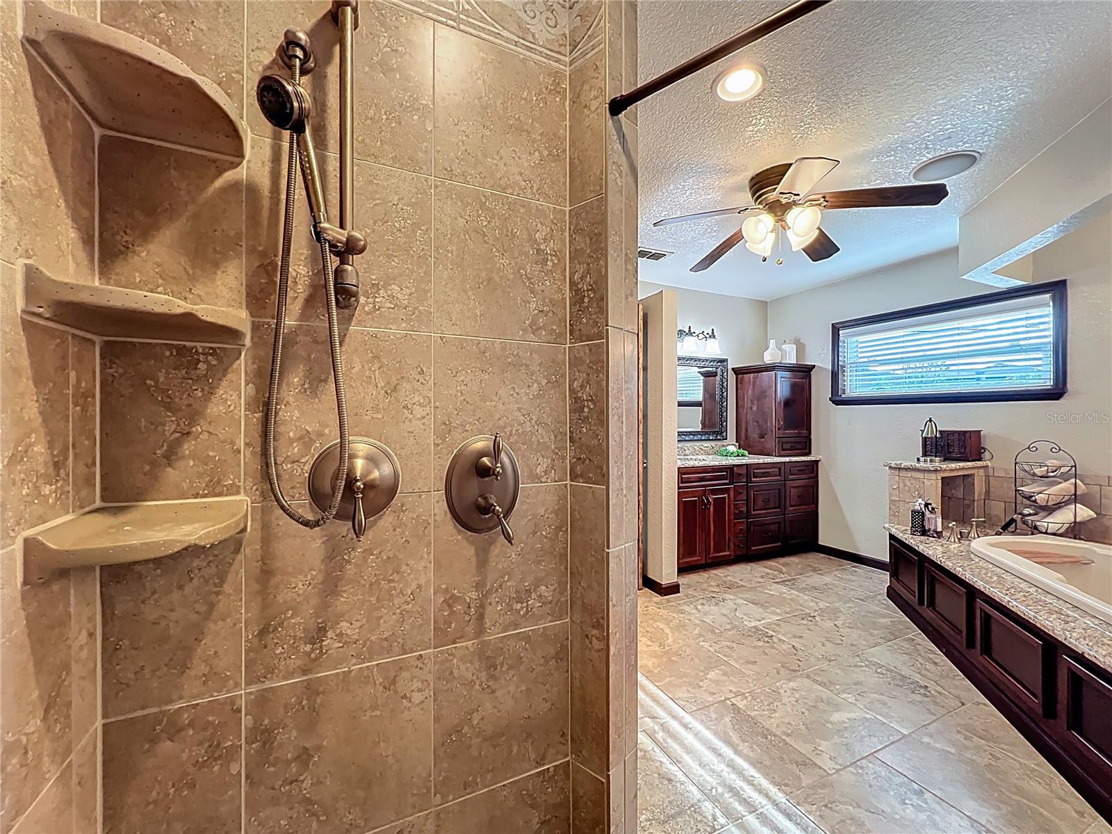 Image 39 of 59 For 737 Hardwick Court