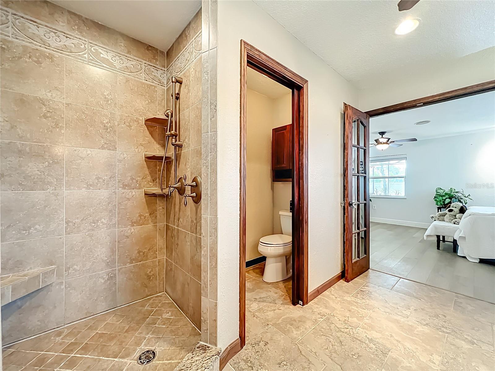 Image 42 of 59 For 737 Hardwick Court