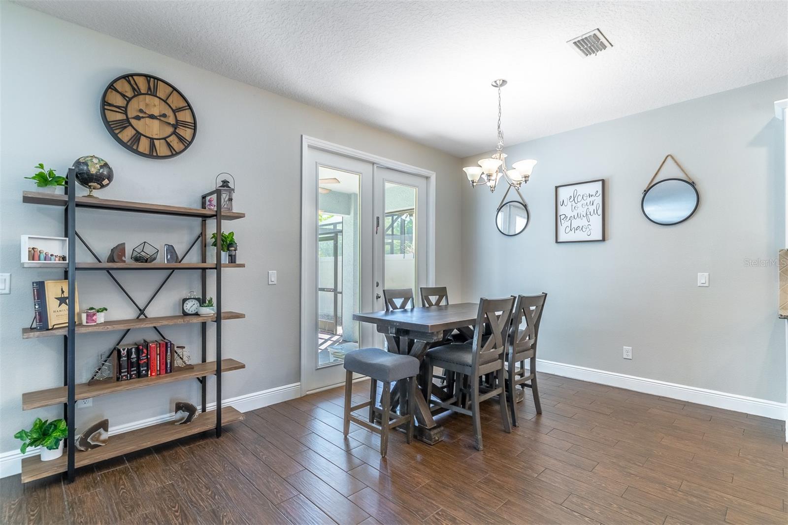 Image 16 of 42 For 689 Seven Oaks Boulevard