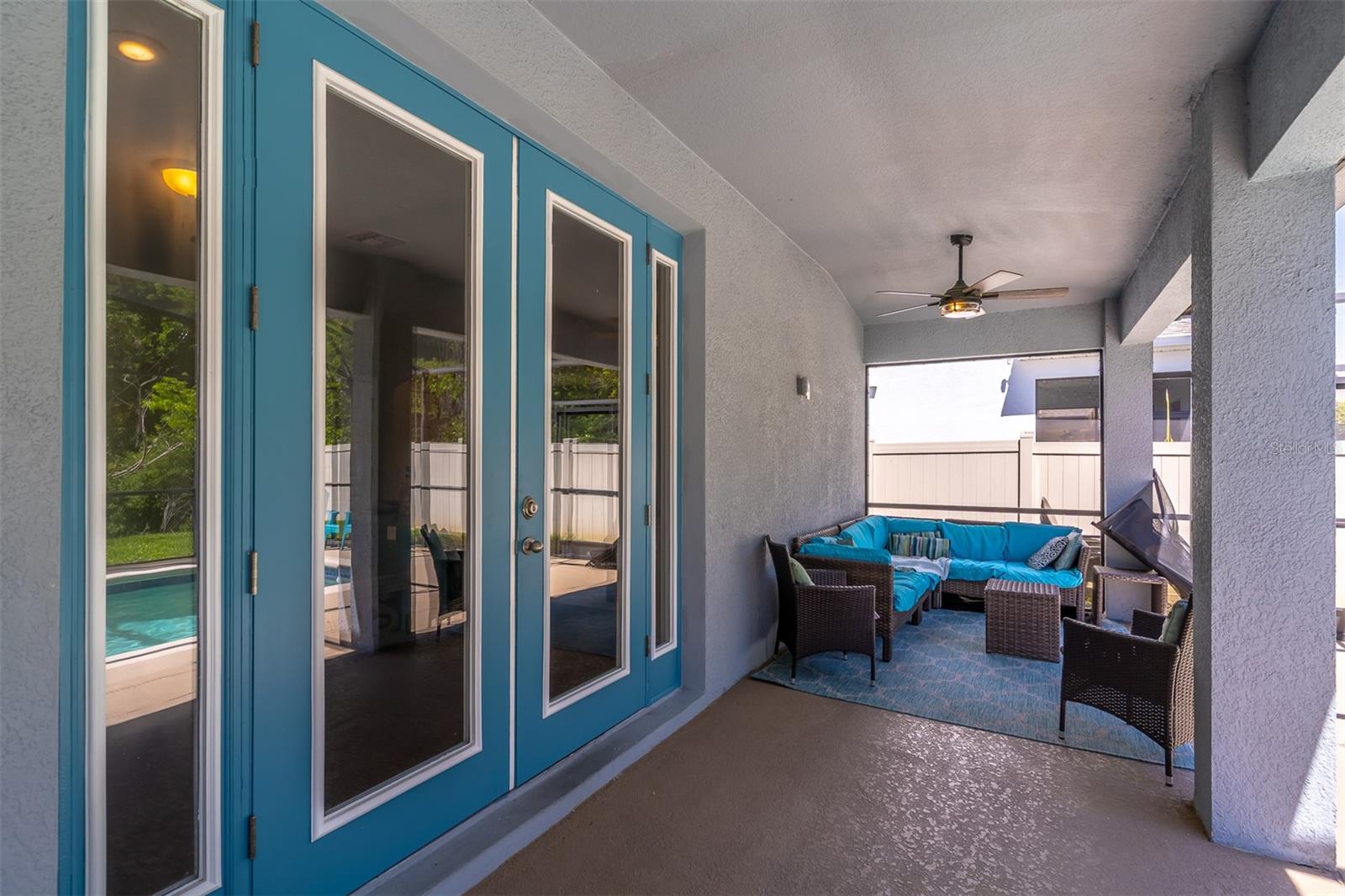 Image 21 of 42 For 689 Seven Oaks Boulevard