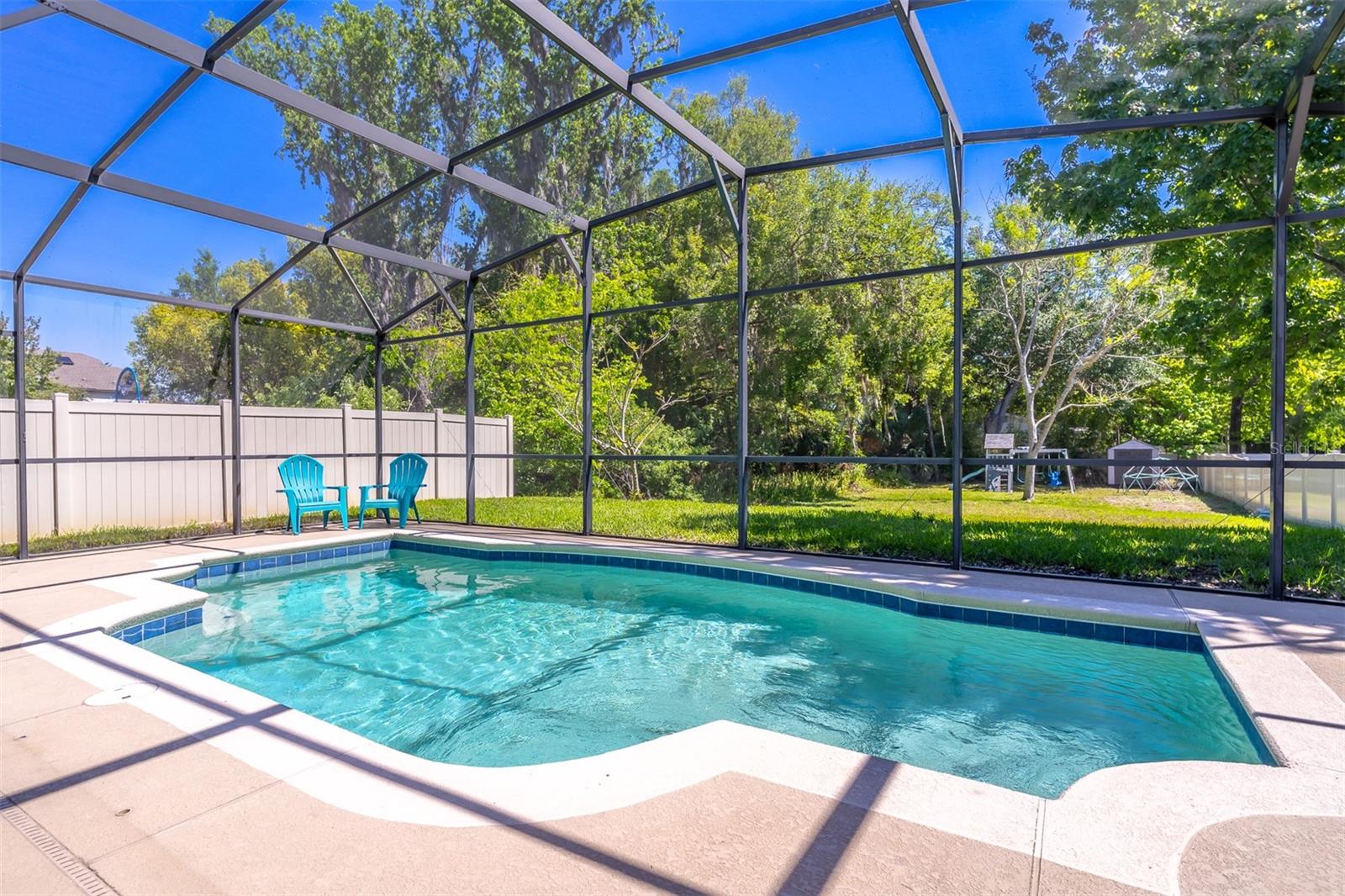 Image 22 of 42 For 689 Seven Oaks Boulevard