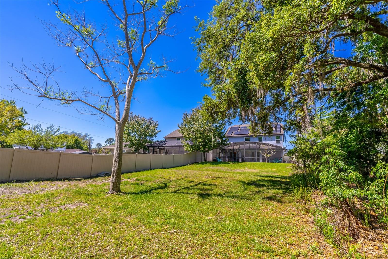 Image 24 of 42 For 689 Seven Oaks Boulevard