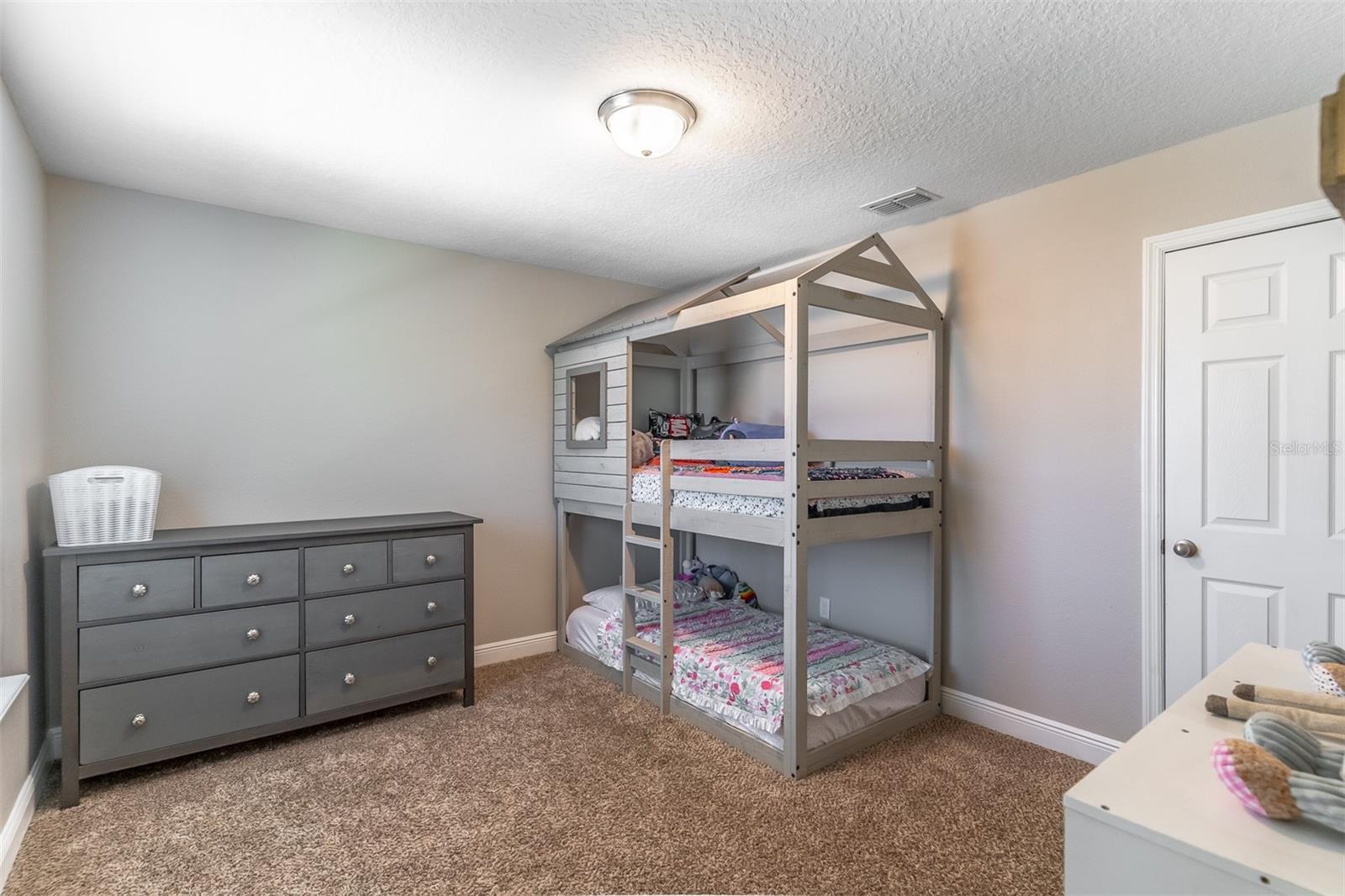 Image 35 of 42 For 689 Seven Oaks Boulevard