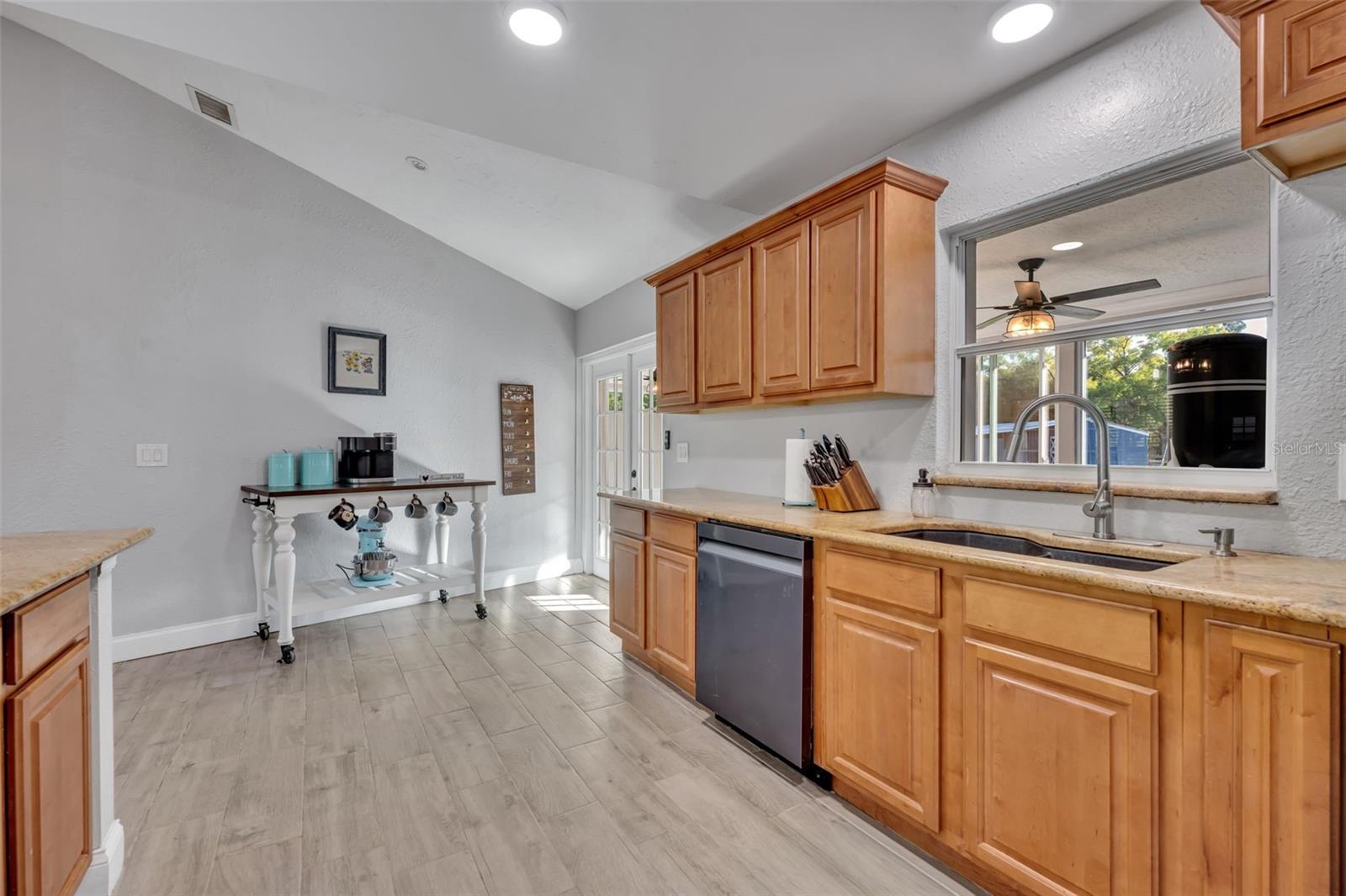 Image 5 of 38 For 1350 Arapaho Trail